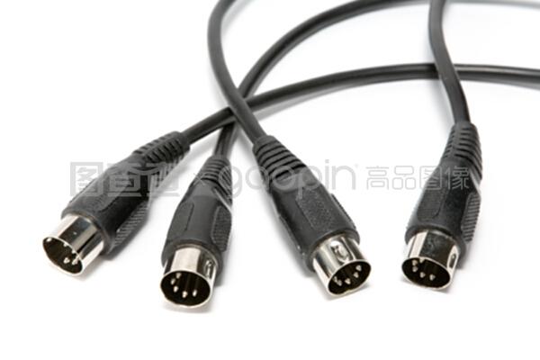 米底電纜與數(shù)碼連接器 精密連接技術(shù)的核心支柱